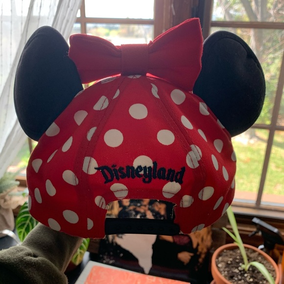 Minnie Mouse Hat - Picture 4 of 4